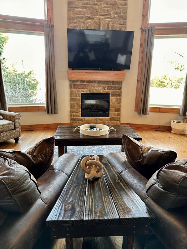 TV connectée, cheminée, jeux vidéo