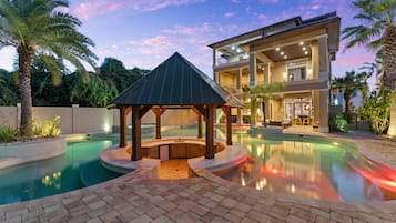 Beheizter Pool