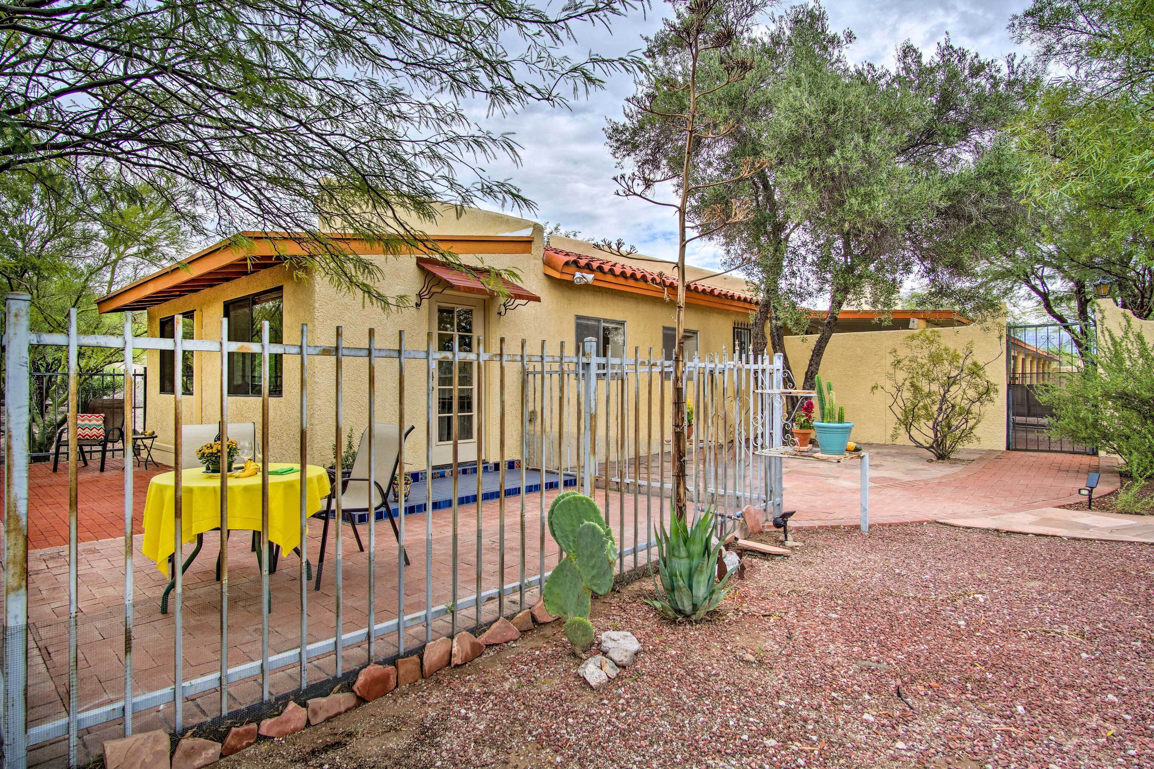 Charming Tucson Casita Near Hiking & Biking!