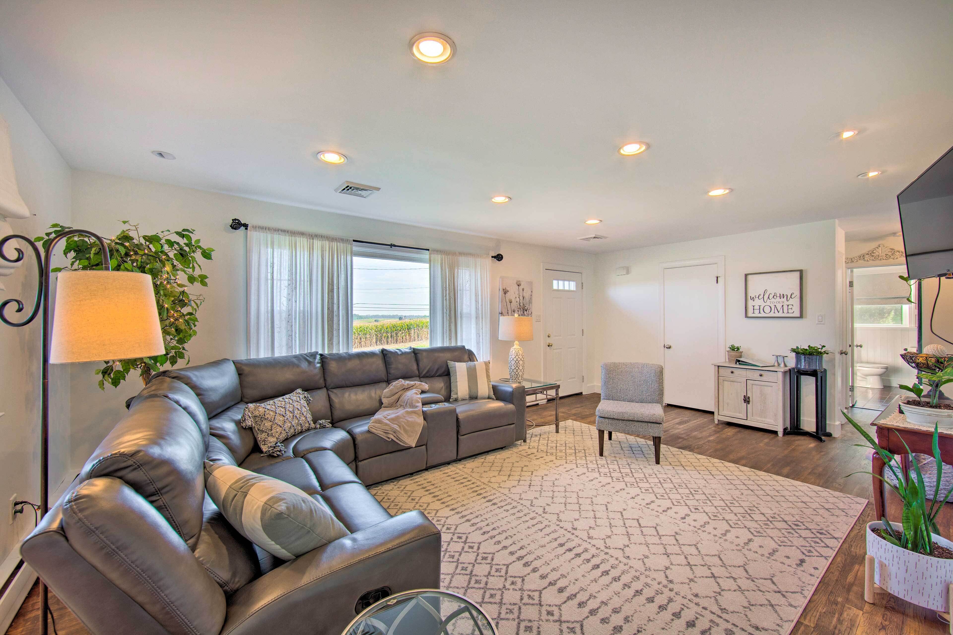 Cozy Kinzers Getaway w/ Furnished Deck, Grill