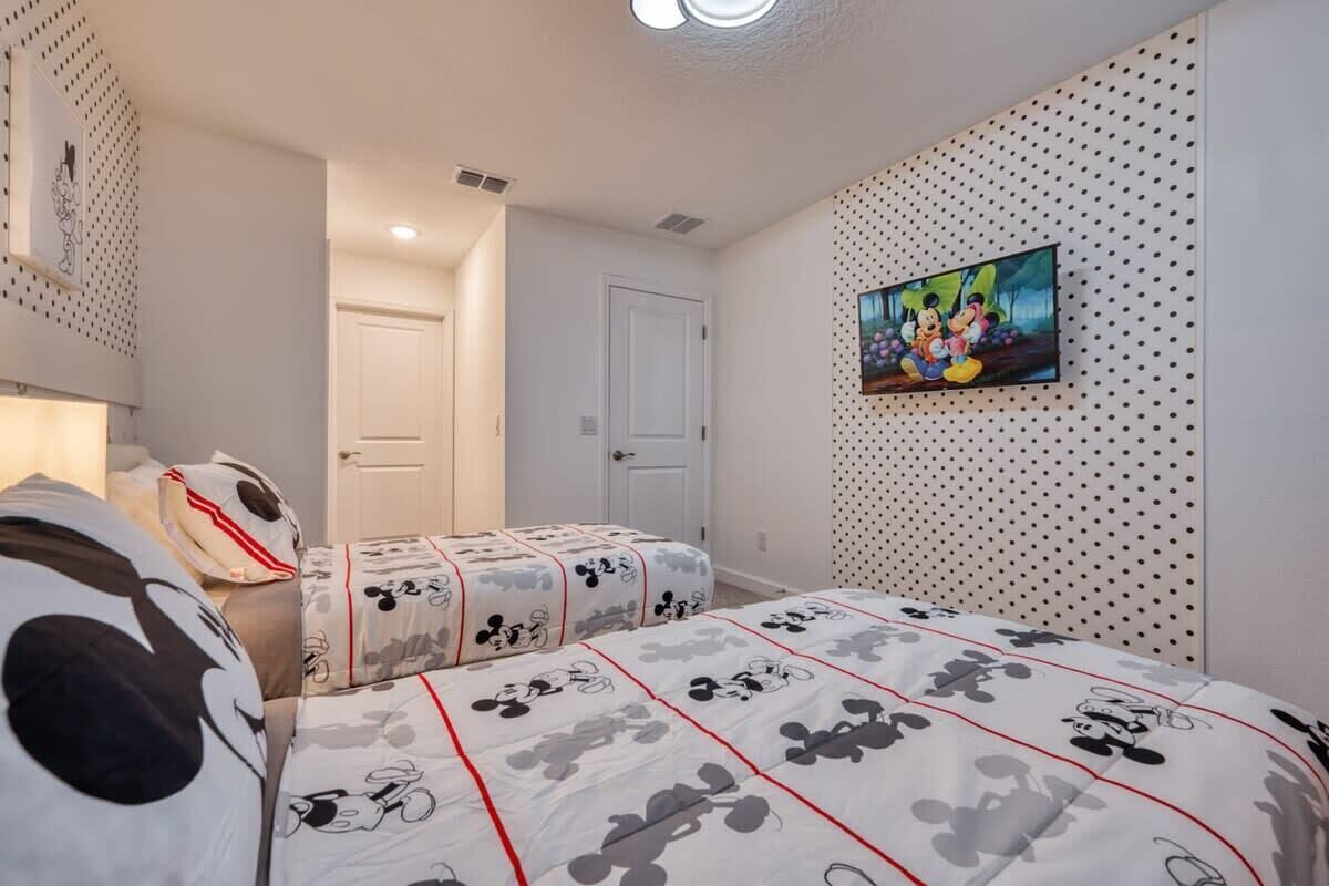 Mickey suite