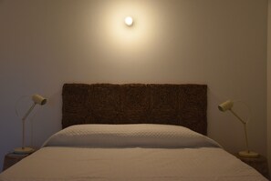 2 habitaciones, tabla de planchar con plancha y cuna de viaje 