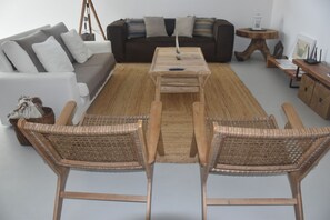 Televisión, tenis de mesa y libros 