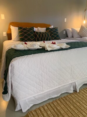 Kahden hengen standard-huone | Ylelliset vuodevaatteet, minibaari, äänieristys, ilmainen Wi-Fi