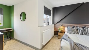 Unclassified image, 5 of 7, button - OnPoint-Modern & Fresh Studio Apt (Nottingham)