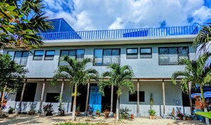 ด้านหน้าที่พัก