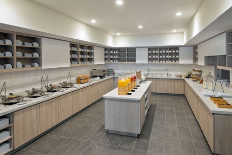 Hyatt House Orlando Airport - Image 18