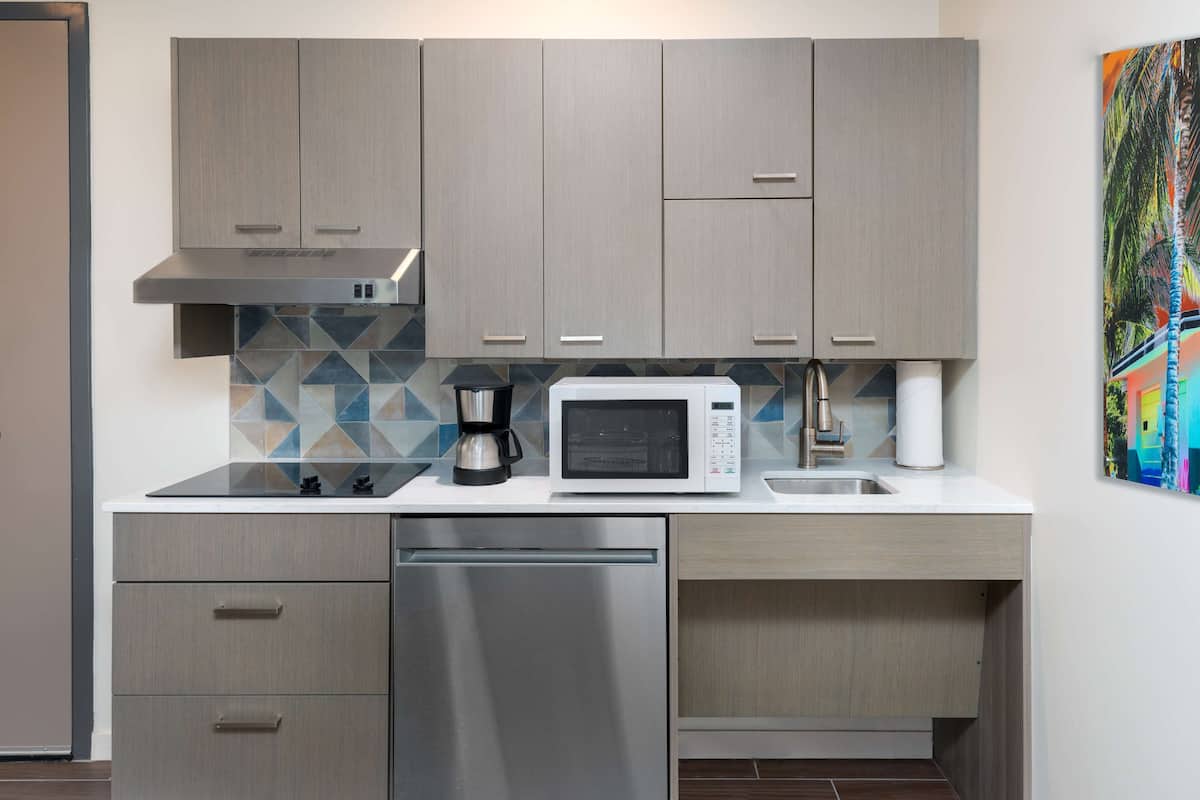 room, 2 queen beds, accessible, bathtub (kitchen) | private kitchen | coffee/tea maker