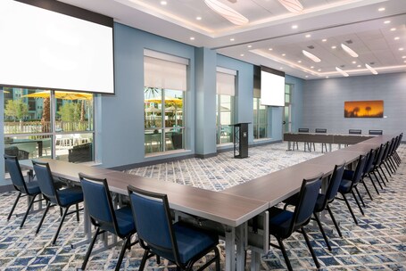 Hyatt House Orlando Airport - Image 25