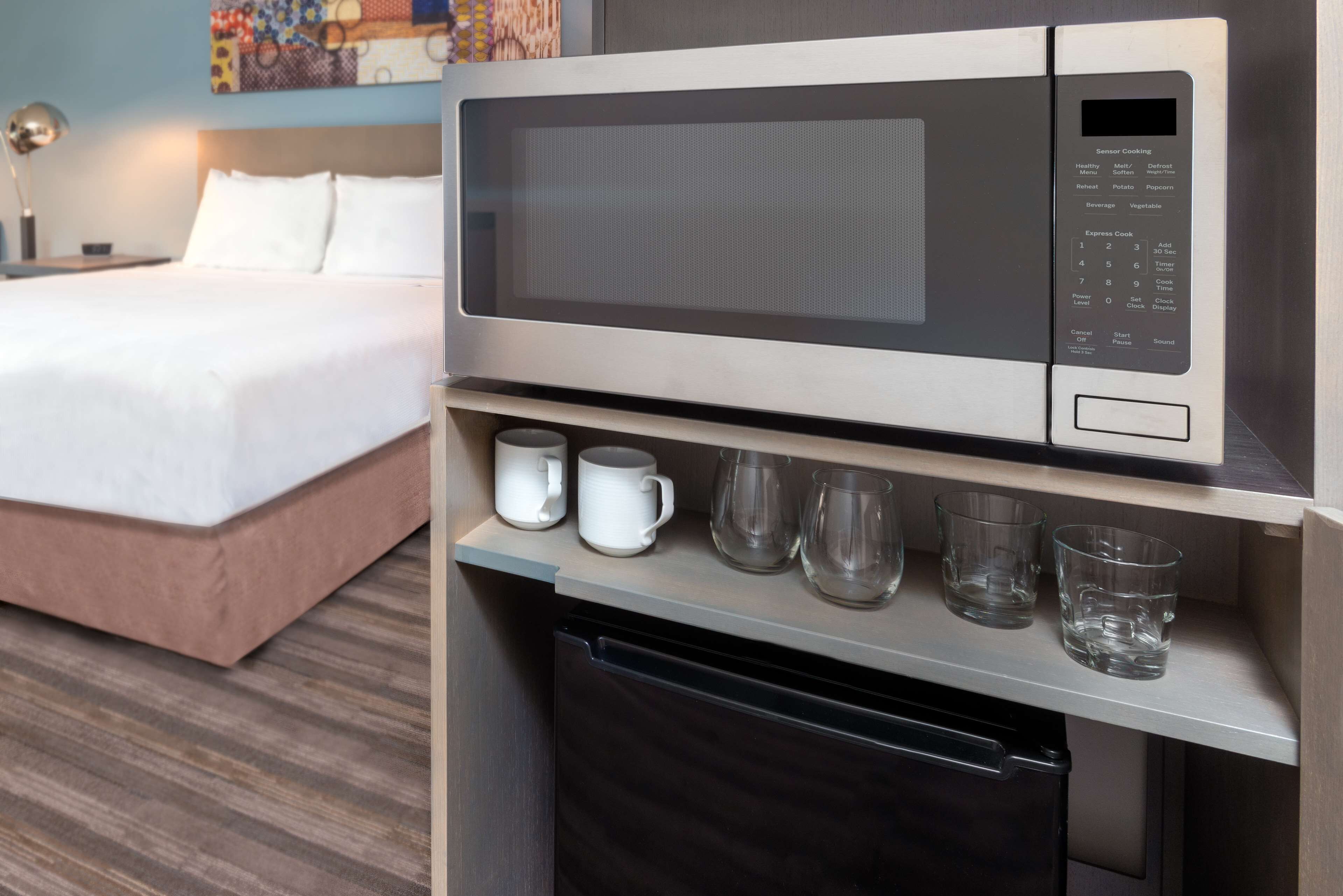Room, 1 King Bed (Roll-In Shower, Den) | Hypo-allergenic bedding available, in-room safe, desk, laptop workspace