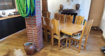 Ancienne ferme rénovée accueillante et atypique