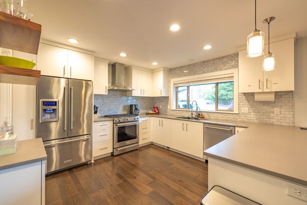 Frigorífic, microones, forn i placa de cuina