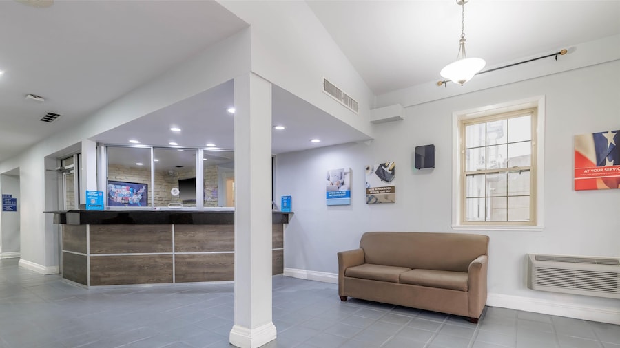 Studio 6 Suites - Dallas, TX - Downtown