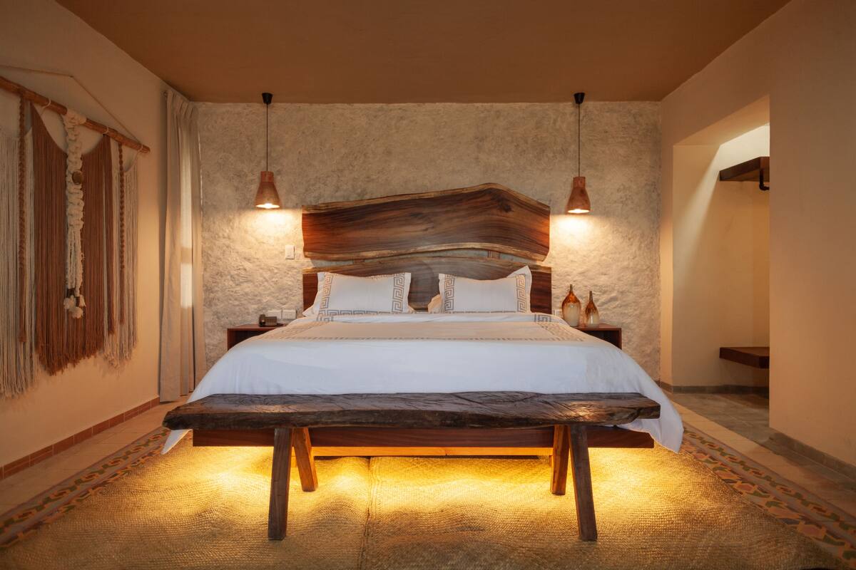Ocean View Suite, 1 King Bed | In-room safe, WiFi (free), bed sheets