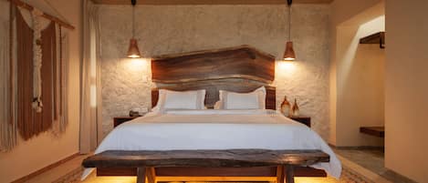 Ocean View Suite, 1 King Bed | Coffre-fort, accĂšs au Wi-Fi (inclus), literie fournie