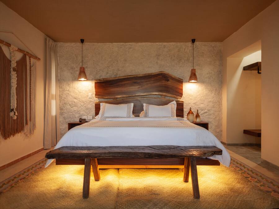 In-room safe, free WiFi, bed sheets