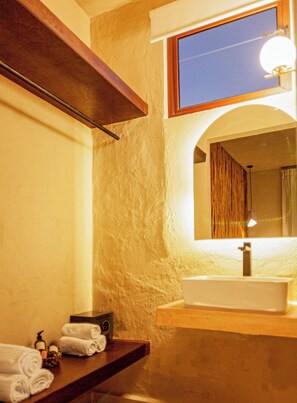 Shower, free toiletries, hair dryer, towels