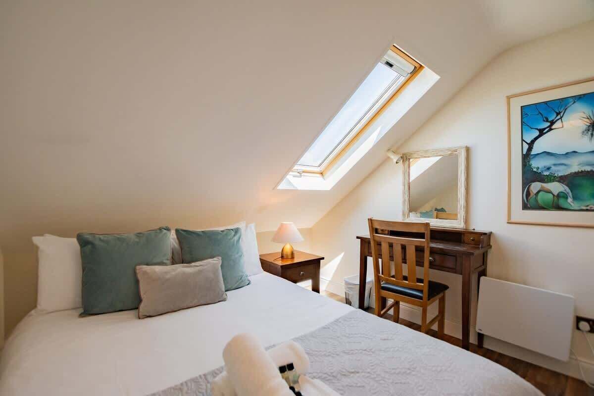 2 makuuhuonetta, silitysrauta/-lauta, vauvan matkasänky, ilmainen Wi-Fi