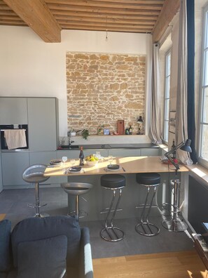 Kühlschrank, Ofen, Herdplatte, Geschirrspüler