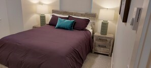 2 bedrooms, travel crib, free WiFi, bed sheets