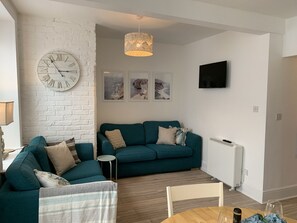 Departamento, varias camas | Sala de estar