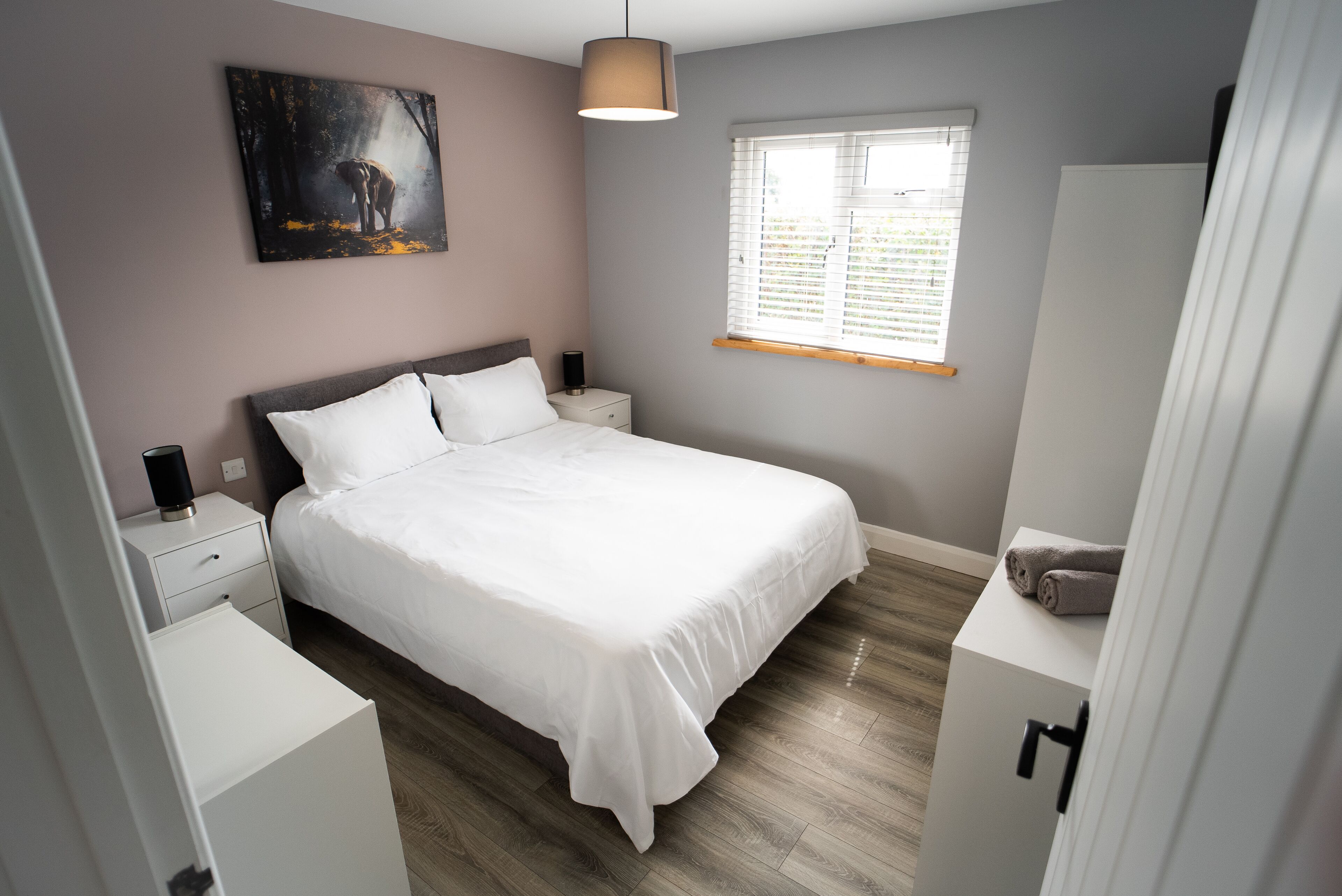 3 bedrooms, desk, iron/ironing board, free WiFi