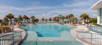 Great Views! Spacious 3B/3Ba sleeps 11, Lazy River, Mini Golf,  many amenities. 