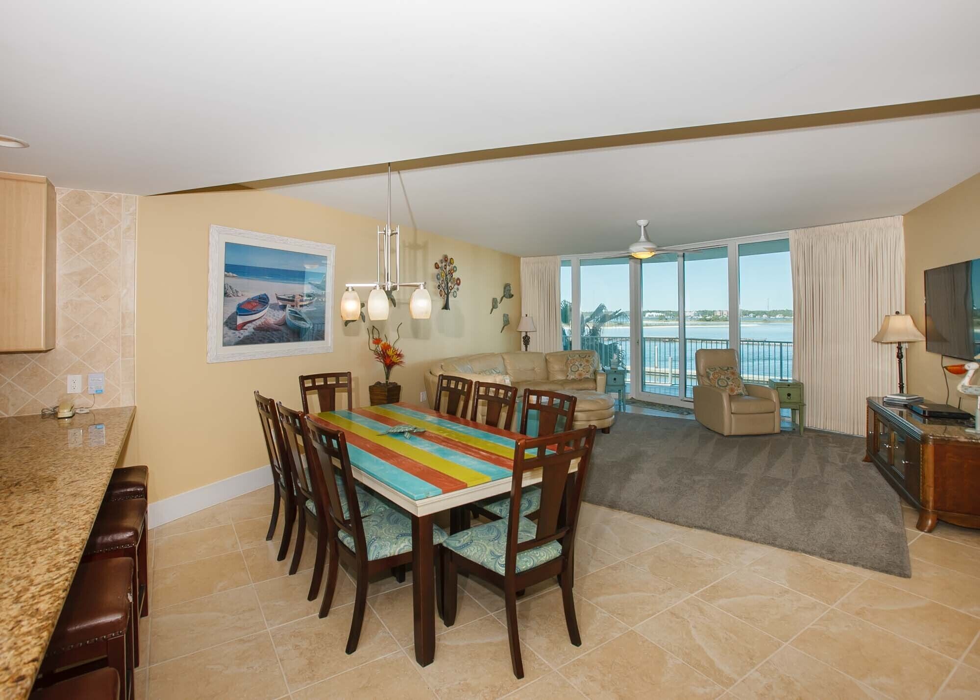 Smart-TV, DVD-spiller og bøker