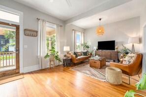 Smart TV, computer monitors - Boho-Chic Three Bedroom Bungalow in Sloan's Lake (Denver)