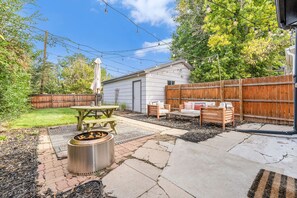 Outdoor dining - Boho-Chic Three Bedroom Bungalow in Sloan's Lake (Denver)