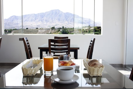 Free daily continental breakfast