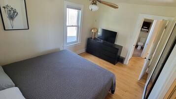 3 chambres, coffres-forts dans les chambres, Wi-Fi, draps fournis
