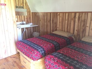 WiFi, bed sheets - Blackhills Cabin with 2 Twin Beds in Sturgis, SD. Blocks to Downtown, Close to Deadwood, Spearfish and Mt. Rushmore (Sturgis)