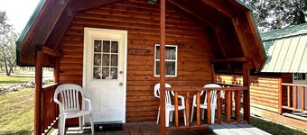 Blackhills Cabin 2 Twin Beds in Sturgis, SD.Close to Downtown, Deadwood, Spearfish and Mt. Rushmore
