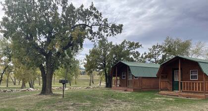 Blackhills Cabin 2 Twin Beds in Sturgis, SD.Close to Downtown, Deadwood, Spearfish and Mt. Rushmore