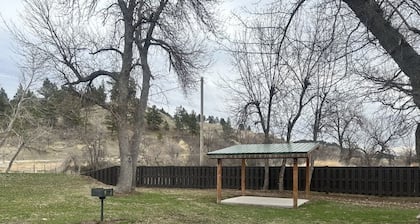 Unique Glamping tent with 2 twin beds in Sturgis South Dakota