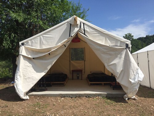Unique Glamping tent with 2 twin beds in Sturgis South Dakota