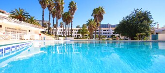 Villa with pool access & BBQ, Albufeira