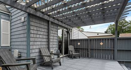 Dog-Friendly Norfolk Cottage Near Ocean View Beach
