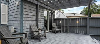 Dog-Friendly Norfolk Cottage Near Ocean View Beach