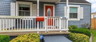 Cozy & Clean Norfolk Cottage- Fenced Yard for Dogs