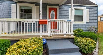 Cozy & Clean Norfolk Cottage- Fenced Yard for Dogs