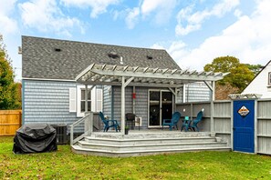 Terrace/patio - Cozy & Clean Norfolk Cottage- Fenced Yard for Dogs (Norfolk)