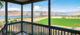 Private accommodations with breath taking views of Lake Roosevelt