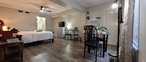 1 bedroom, desk, iron/ironing board, free WiFi