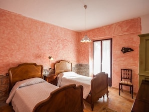 14 bedrooms, iron/ironing board, WiFi, bed sheets