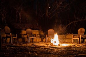 Property grounds - Cabins, cottage, creek, ponds, fishing, hunting, nature, (Oneida)