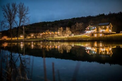 Cabin, cottage, fishing, hunting, trails, creek, ponds, nature