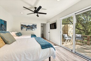 2 Schlafzimmer, Schreibtisch, Bügeleisen/Bügelbrett, Reisekinderbett