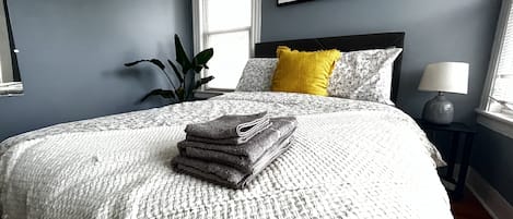 1 habitación, escritorio, wifi gratis y ropa de cama